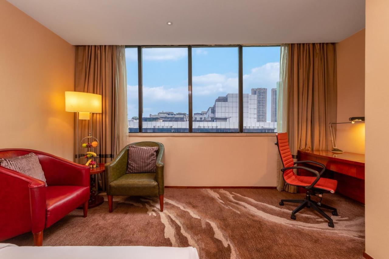 Crowne Plaza Foshan By Ihg - Canton Fair Free Shuttle Bus Exterior foto