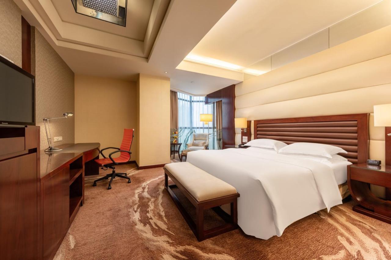 Crowne Plaza Foshan By Ihg - Canton Fair Free Shuttle Bus Exterior foto