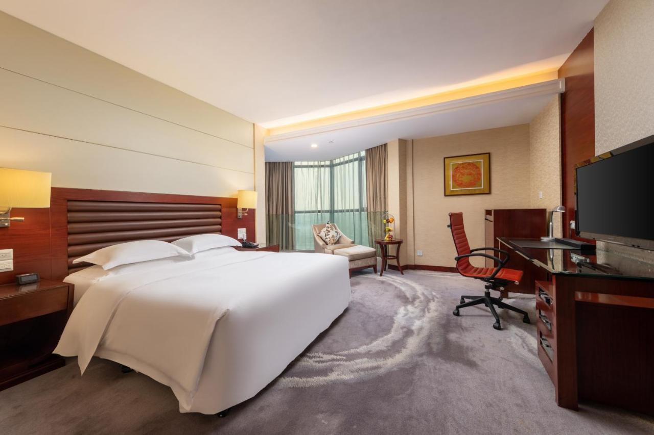 Crowne Plaza Foshan By Ihg - Canton Fair Free Shuttle Bus Exterior foto