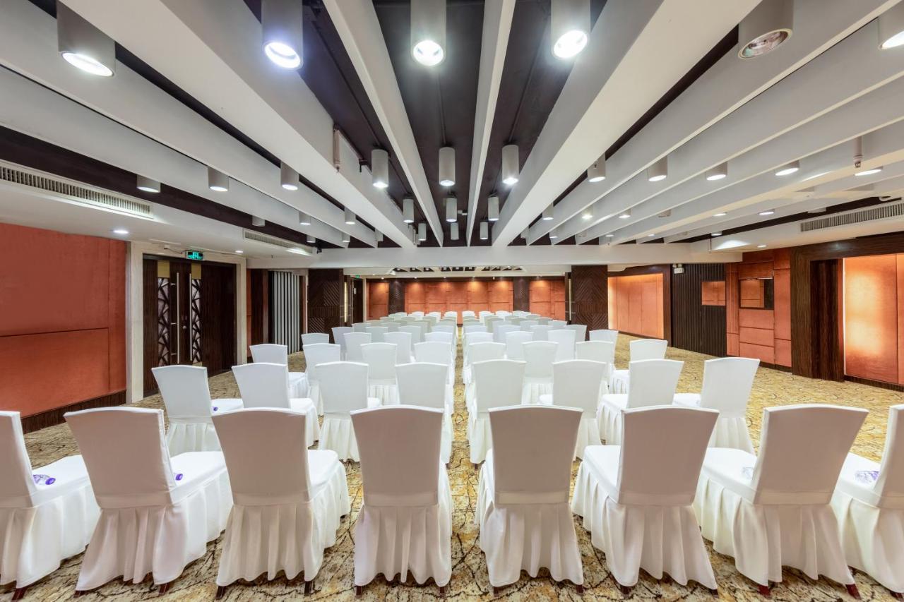 Crowne Plaza Foshan By Ihg - Canton Fair Free Shuttle Bus Exterior foto