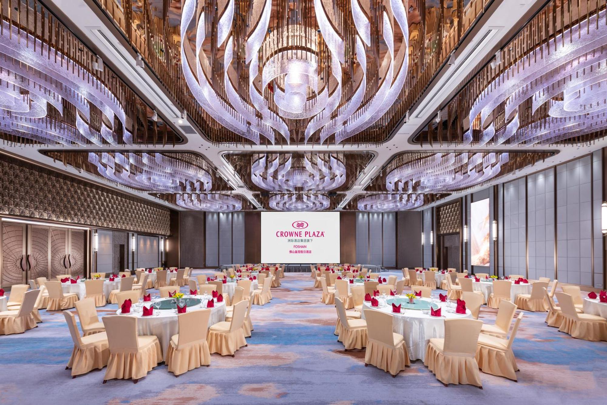 Crowne Plaza Foshan By Ihg - Canton Fair Free Shuttle Bus Exterior foto